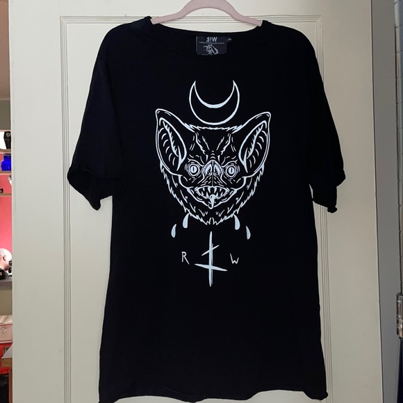 Batface tee from Rogue and Wolf - Picture 2 of 6